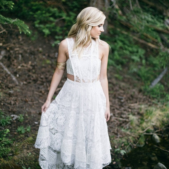 Meet your Posh Ambassador, Brit 💛 - Picture 2 of 6